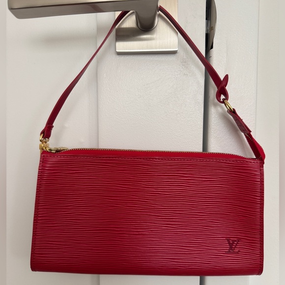 Louis Vuitton Epi Leather Pouchette - Picture 2 of 6